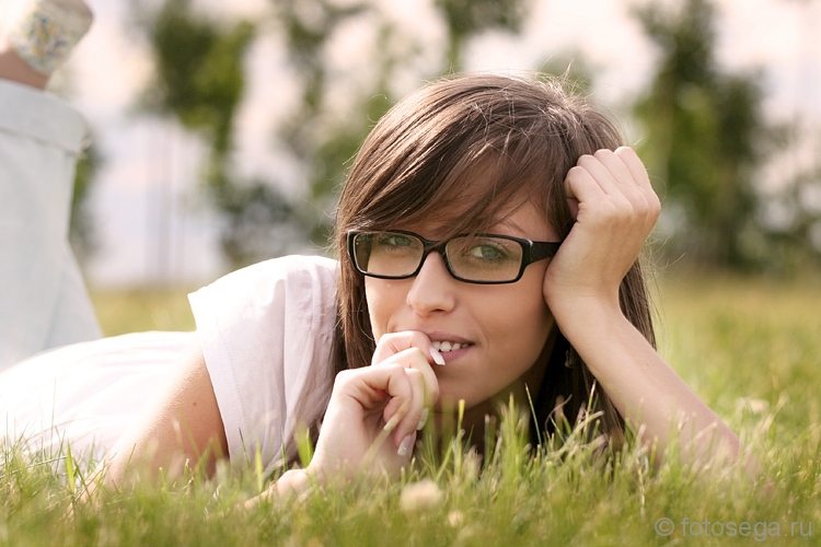 Фото жизнь (light) - Fotosega - корневой каталог - в траве