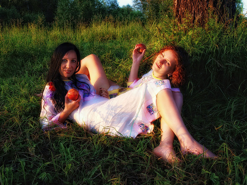 Фото жизнь (light) - Ed_Alt - корневой каталог - Дефченки с яблочками молдильными..