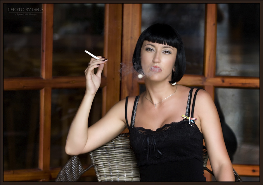 Фото жизнь - © PHOTO BY LOLA - Фотосессия на о. Хайнань. Девушки - Минздрав предупреждает - курение опасно для Вашего здоровья!