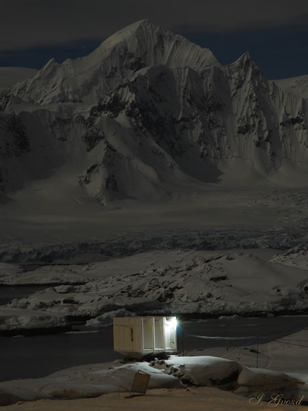 Фото жизнь (light) - Igor Gvozdovskyy (Gvozd) - Антарктида глазами полярника - В полярную ночь...