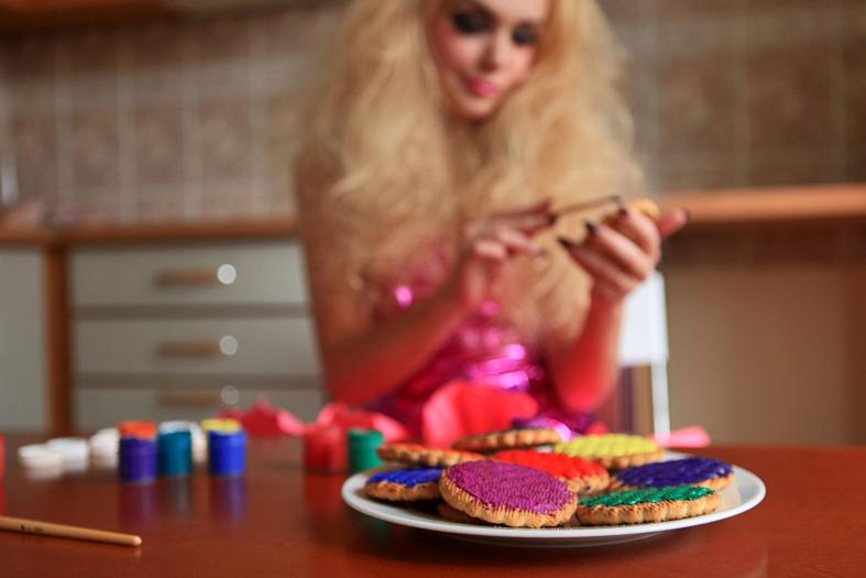 Фото жизнь (light) - Александра Куклина - корневой каталог - Барби готовит печенье