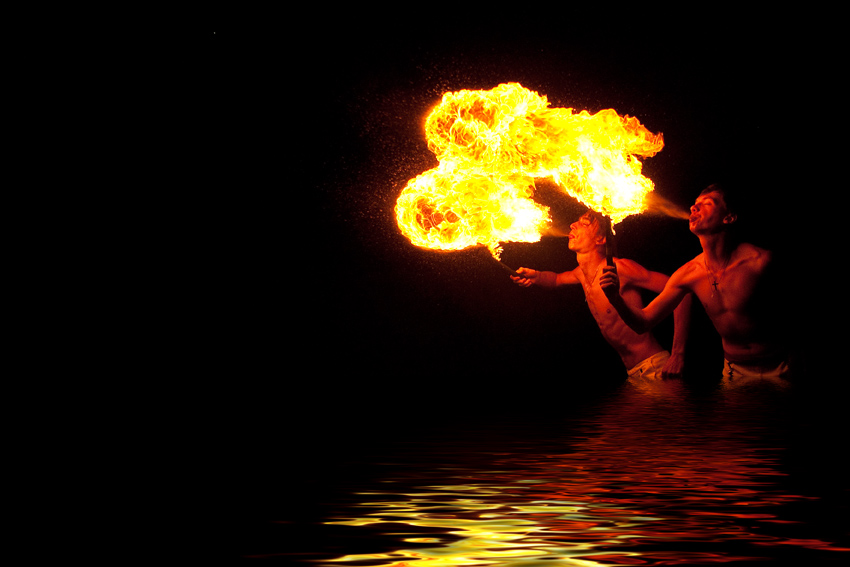 Фото жизнь (light) - FotoOhotnik - корневой каталог - Повелители огня