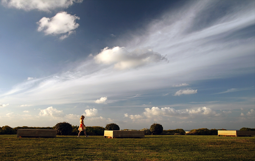 Фото жизнь (light) - Eugene Sergeev -  - She walks alone...