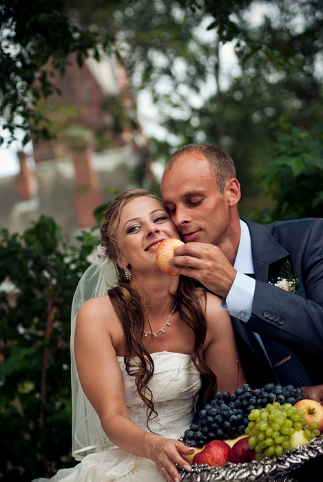 Фото жизнь (light) - Лиза Галицкая - Свадебное фото - Вернул яблоко Еве обратно... =)