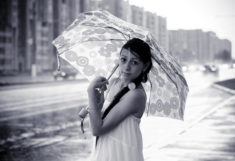 Фото жизнь (light) - Yulia_E - женские портреты - под дождем