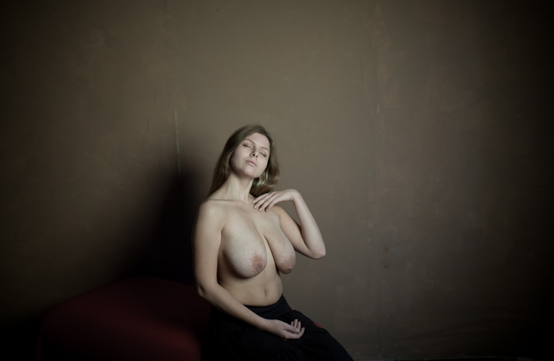 Фото жизнь (light) - mishaha - корневой каталог - портрет девушки в расслабленном состоянии