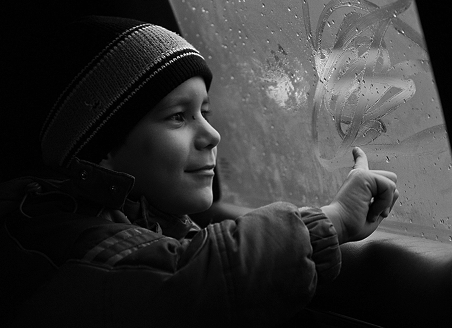 Фото жизнь (light) - Pavvlovich - Дети - мальчик у окна...