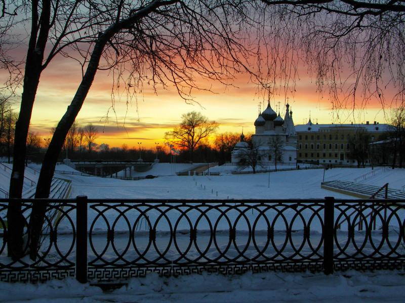 Фото жизнь - Владимир Комаров - корневой каталог - ..зимний вечер в старинном городе..