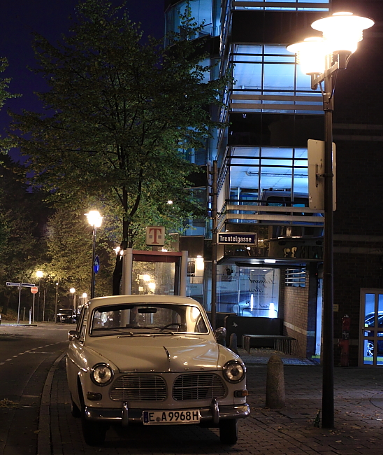 Фото жизнь (light) - alexniki - городские сюжеты -  старое авто в новом мире
