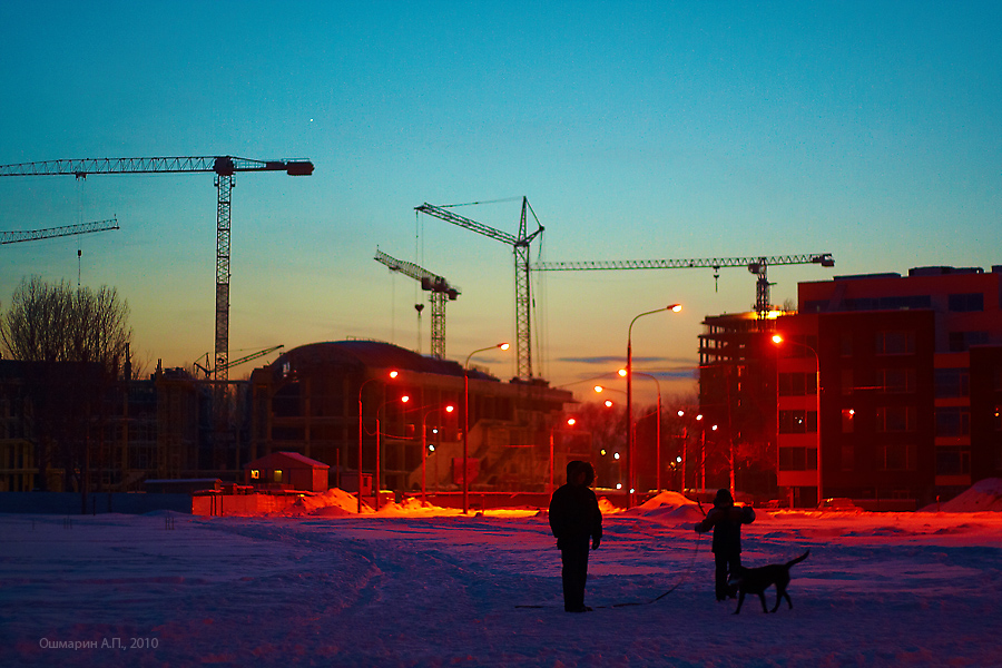 Фото жизнь (light) - Александр Ошмарин - Город и природа - Прогулка на фоне индустриального пейзажа