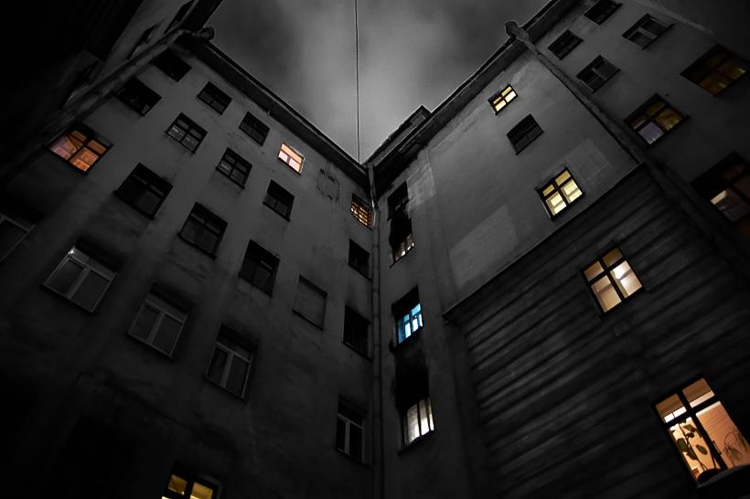 Фото жизнь - MaxxBaranov - Питерские дворы - зазеркалье  - Вечерние огни