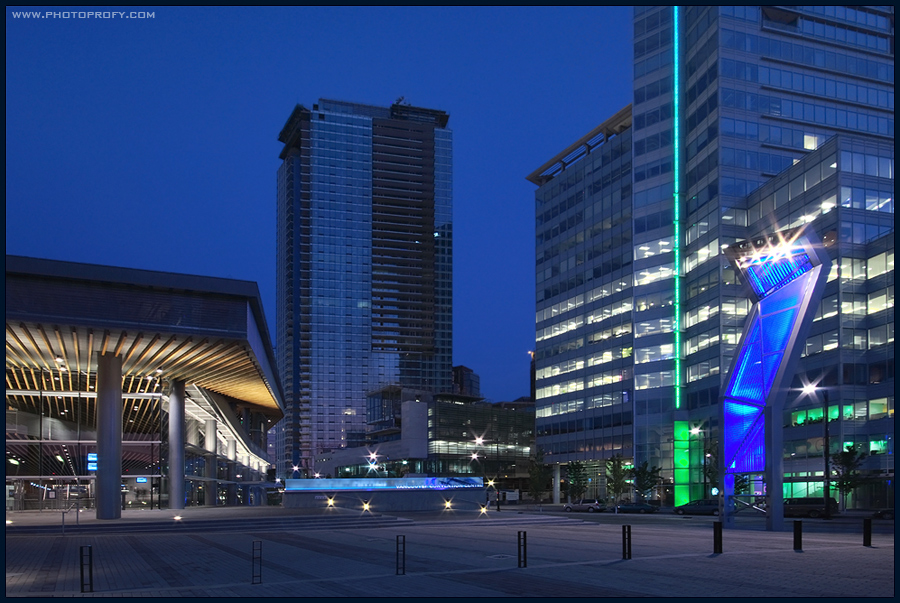 Фото жизнь - photoprofy - EVENING CITY - Vancouver, Waterfront Road & Convention Center.