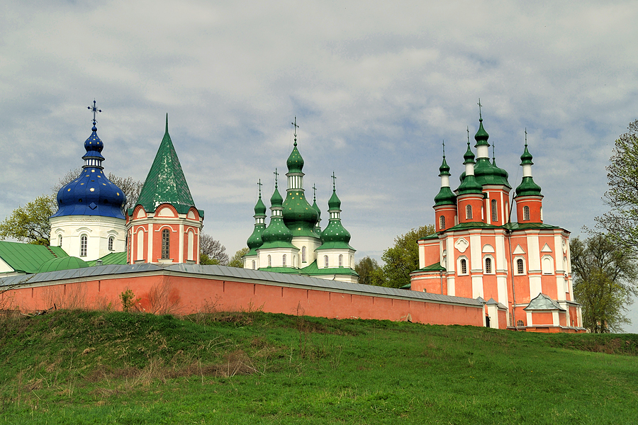 Фото жизнь (light) - Алексей Гаврилюк - По гетьманским местам (Черниговщина) - Монастырские стены...3