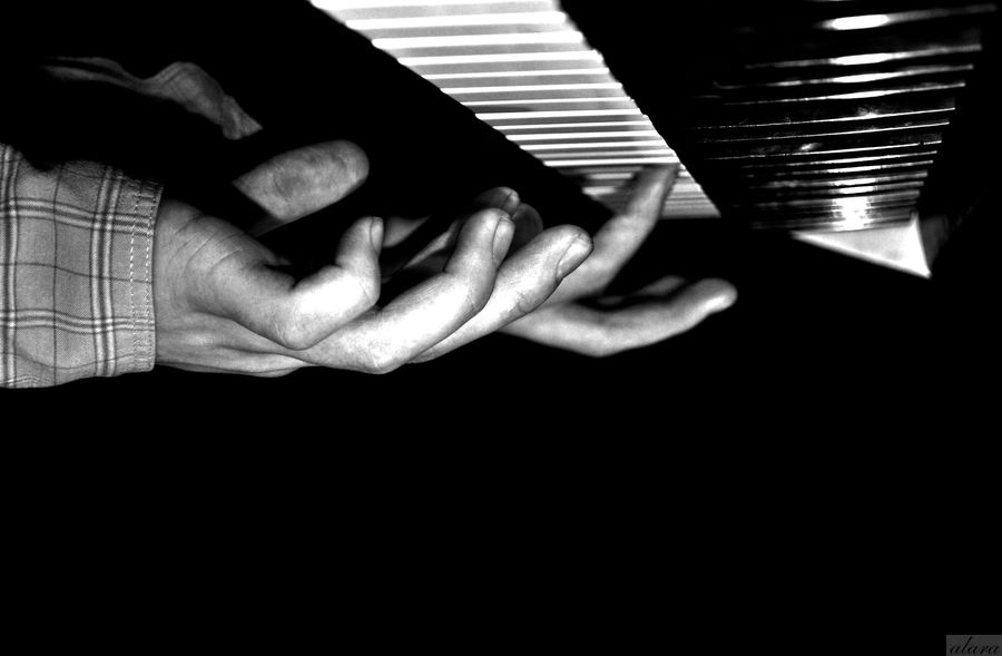 Фото жизнь (light) - alara - once - он поймает клавиши и создаст музыку
