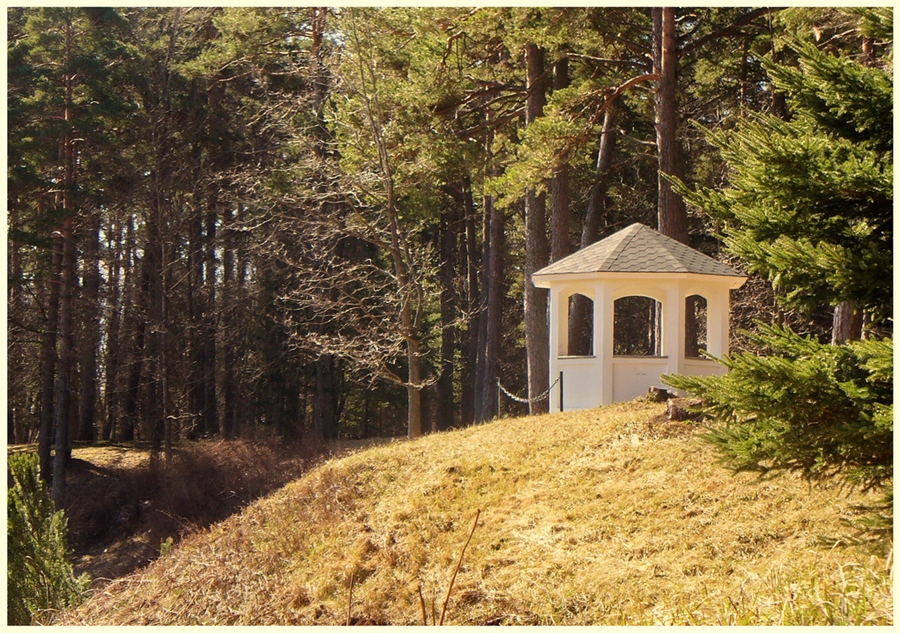 Беседка на обрыве