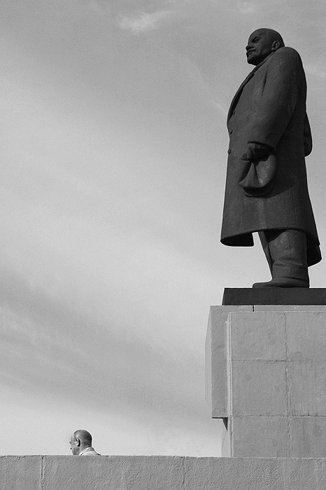 Фото жизнь (light) - Николай Пушилин - корневой каталог - Памятник...Ленин...голова.