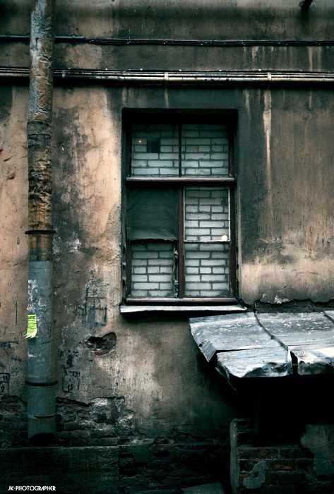 Фото жизнь - MaxxBaranov - Питерские дворы - зазеркалье  - Замурованный выход