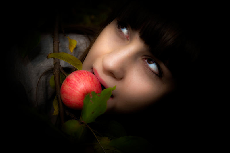 Фото жизнь (light) - kkristaa - корневой каталог - не отравлено ли яблочко?