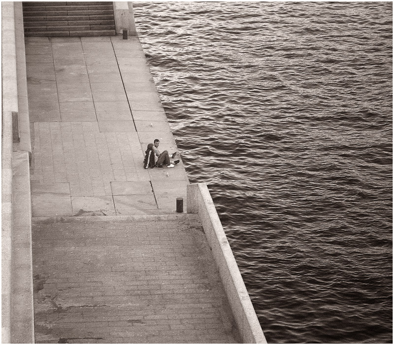 Фото жизнь (light) - LeraL - Геометрия Города - если сидеть у реки и смотреть на воду....