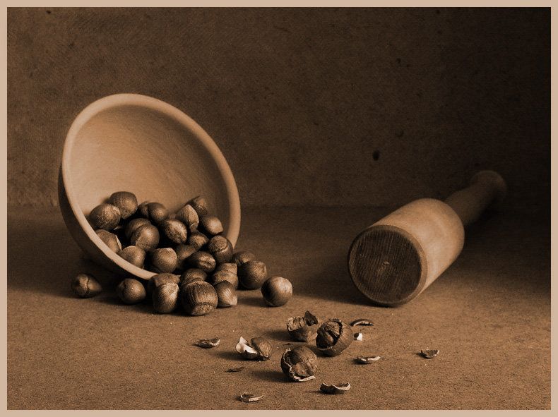 Фото жизнь (light) - Наташа Андреева - Всякие древности :) - Колим орехи....