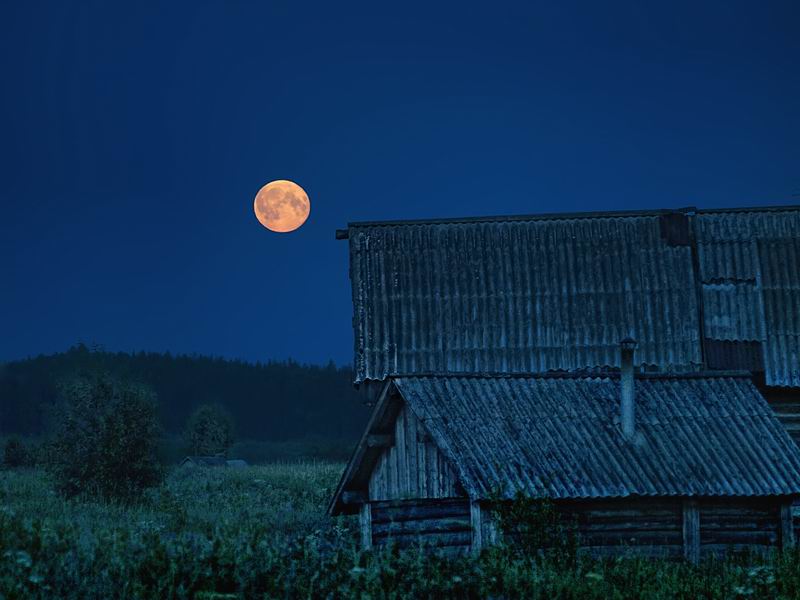 Фото жизнь (light) - НИКОЛАЙ дмитрук - корневой каталог - дом за который цепляется луна