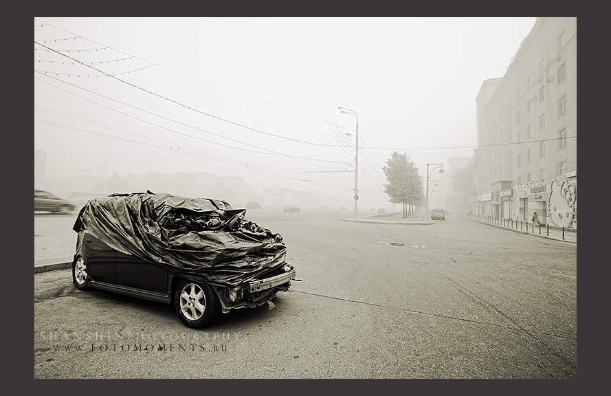 Фото жизнь (light) - gash - корневой каталог - проспект в дыму. разбитая машина.