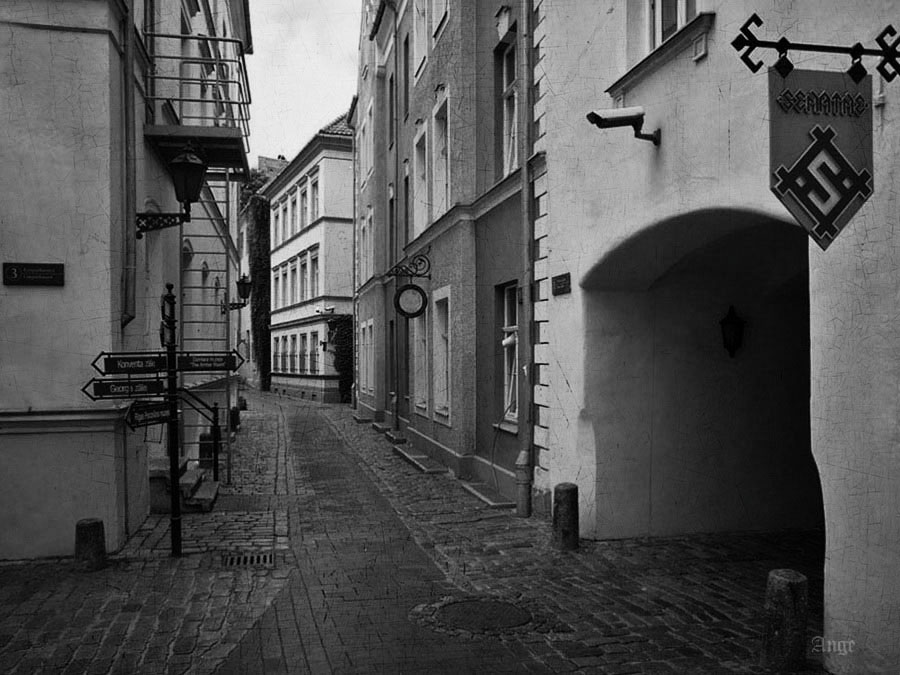Фото жизнь (light) - Angela Wojtowska  - Архитектура Риги - В черно-белом ритме...