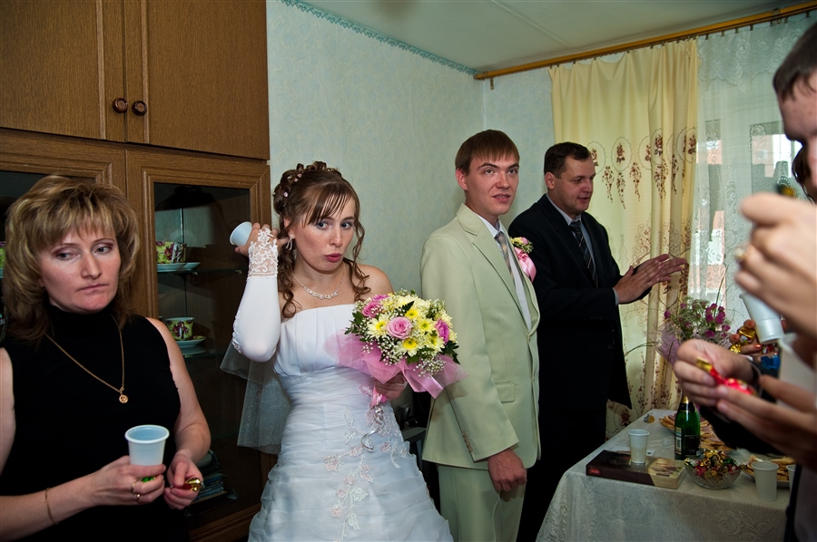 льем за уши ))))))