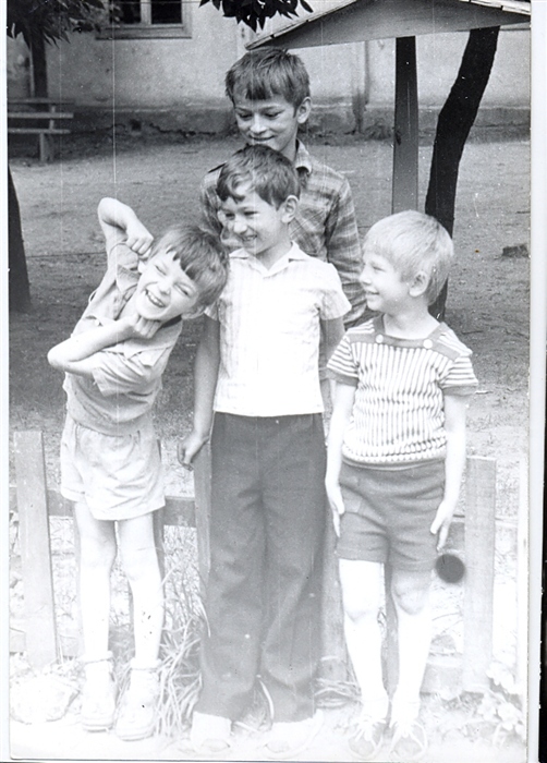 с дворовыми