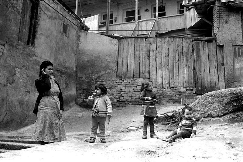 Фото жизнь (light) - Геннадий Кобахидзе - корневой каталог - Она и её дети.