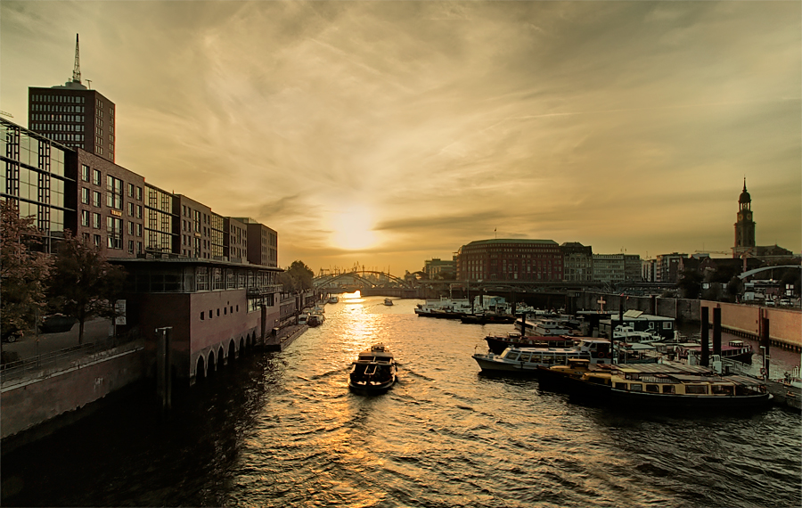 Фото жизнь (light) - Igor Dubrowski - Гамбург - на закате дня