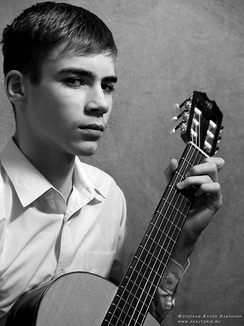 Фото жизнь - Антон Хавторин - корневой каталог - Мальчик с гитарой