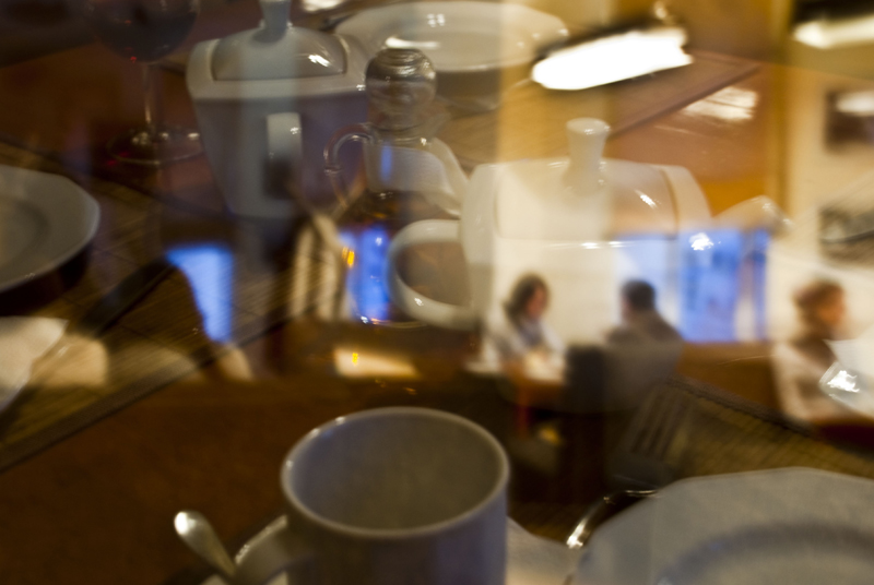 Фото жизнь (light) - MrPitkin - Жанрики - Вечером в кафе.