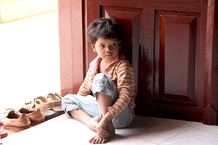 Фото жизнь - Anna Korsakova - Камбоджа - Хранитель тапочек