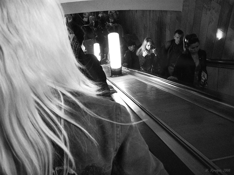 Фото жизнь (light) - Жанна Кучера - 42 минуты под землей - metro 053 блондинки...