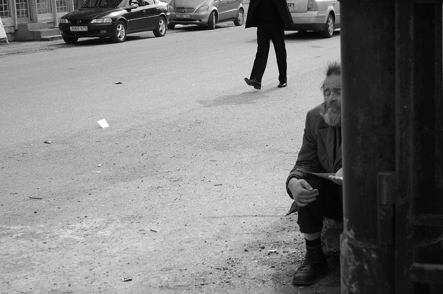 Фото жизнь (light) - Gela Ghatchava - Street Photography - beggar