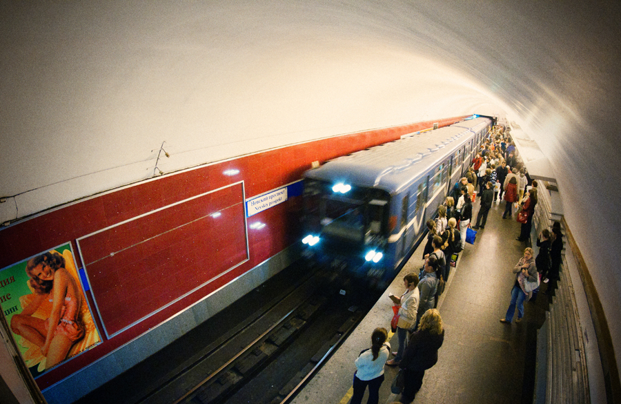 Фото жизнь (light) - Владимир Пальчик - Метрография - Звёзды не ездят в метро...