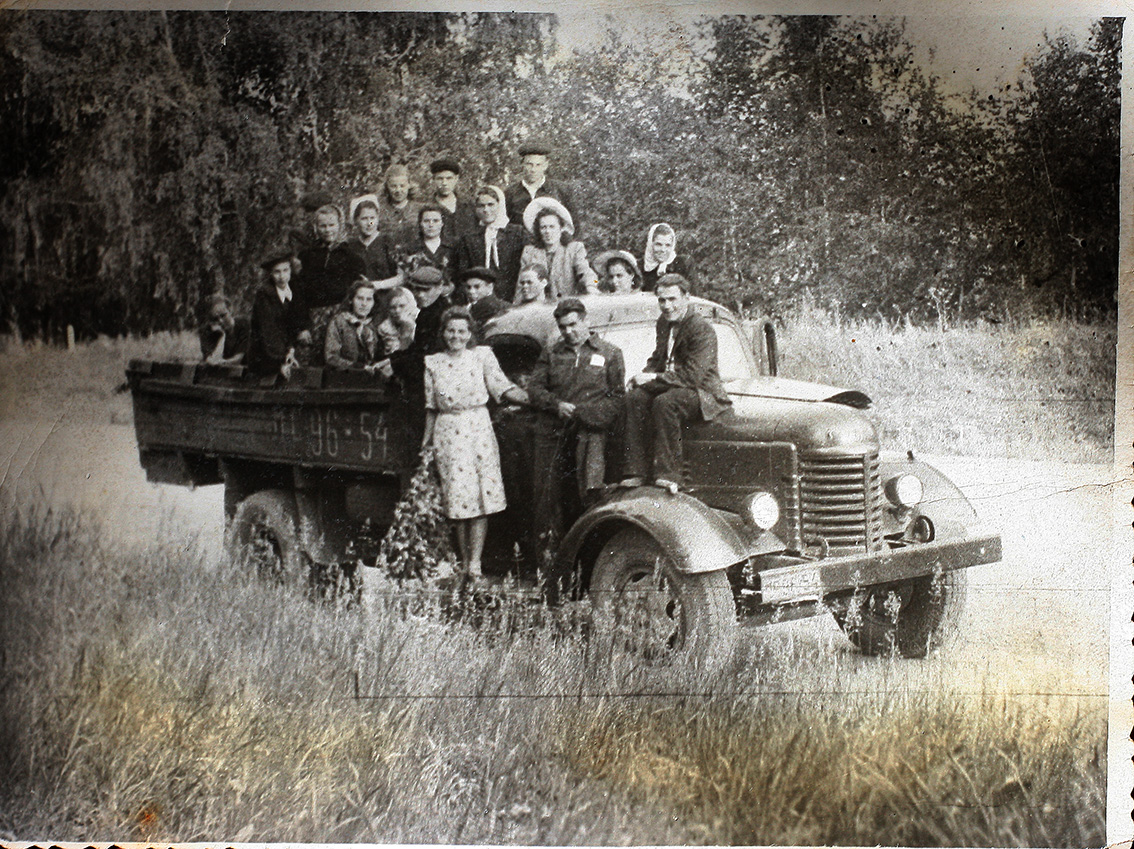 Фото жизнь - Инна (Brisa) - корневой каталог - Семья художников и музыкантов.1942 г.Украина.