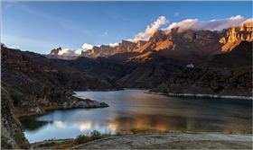  У озера Гижгит.