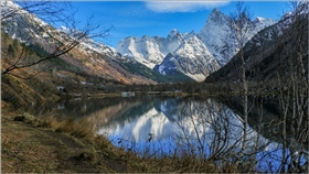 Озеро и река одного ущелья... 