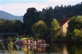 Прогулка на плоту по реке Мург