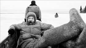 Труден зимний путь в монастырь по замёрзшей Онеге 