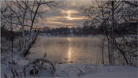 В вечернем теплом свете...