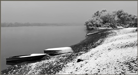 Берег после снегопада