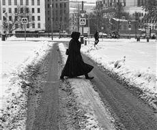 В одном направлении