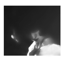 яркий свет софита