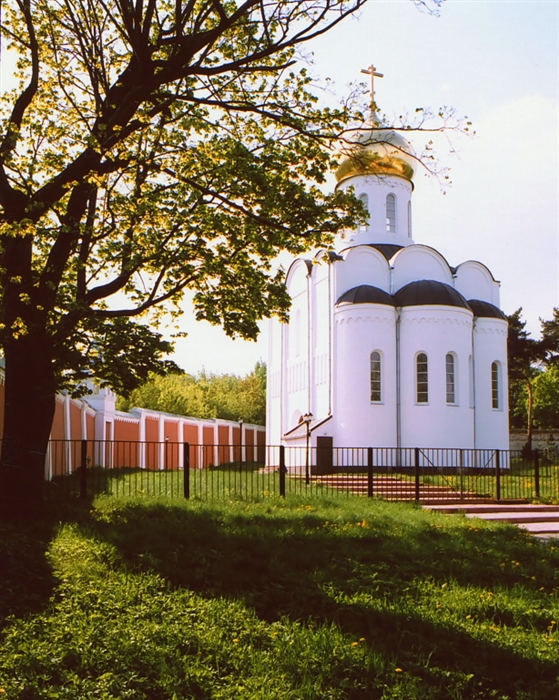 Храм пимена угрешского. Церковь Пимена Угрешского. Храм Пимена Николо-Угрешского монастыря. Храм Пимена Угрешского Дзержинский. Церковь св. Пимена Угрешского Пенза.