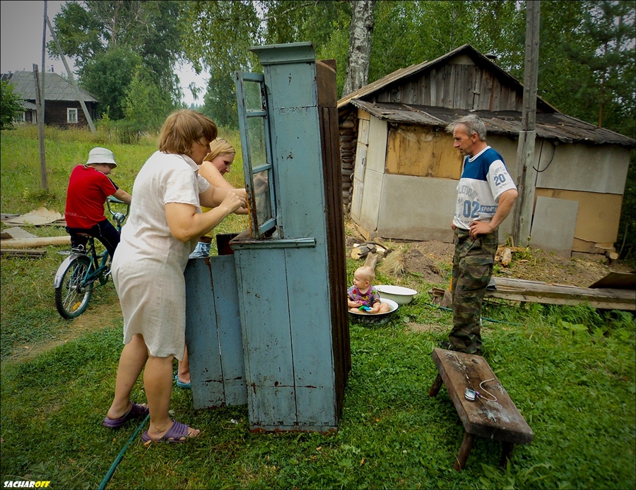 Деревенский женский туалет