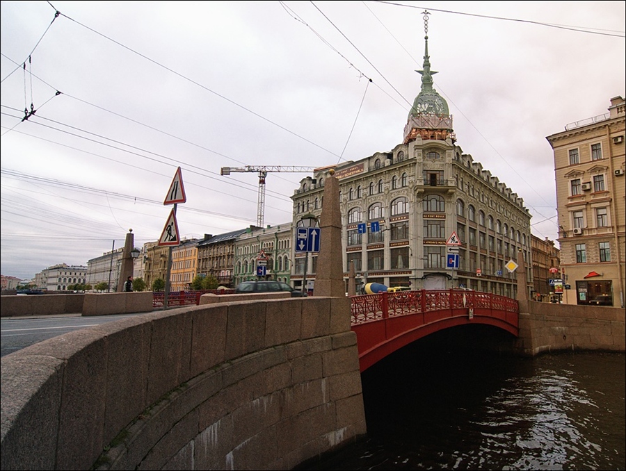 Фото красного моста