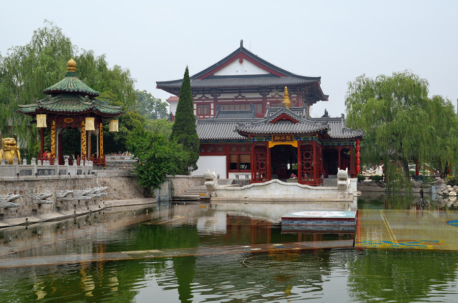 Японская общая купальня. Купальни Лотосы Сиань.. Купальня в Китае. Купальни в древнем Китае. Китайская купальня Императорская.